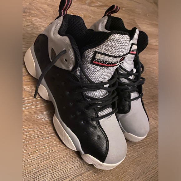 Jordans Jumpman Team 2 Cool Gray and Black - Size 6.5 USA - Picture 2 of 6